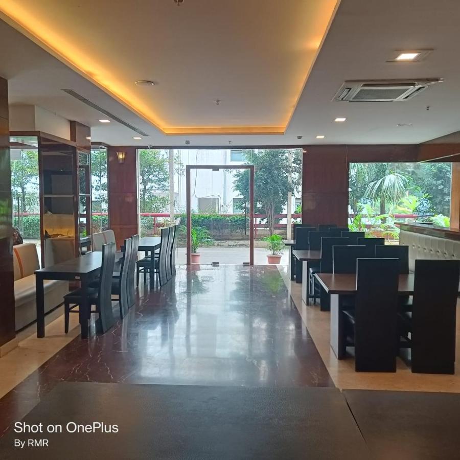 Astra Hotels & Suites Whitefield Near To Nallurahalli Metro Station And Ktpo バンガロール エクステリア 写真