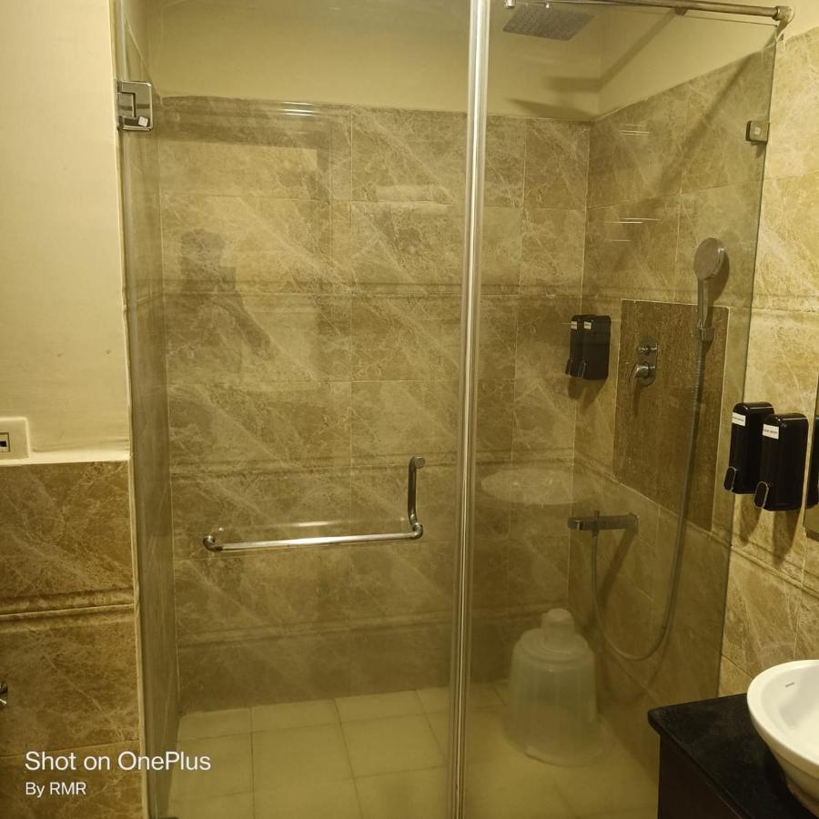 Astra Hotels & Suites Whitefield Near To Nallurahalli Metro Station And Ktpo バンガロール エクステリア 写真