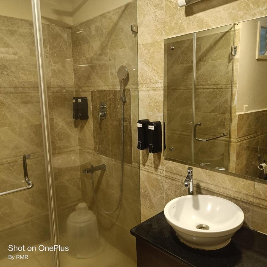 Astra Hotels & Suites Whitefield Near To Nallurahalli Metro Station And Ktpo バンガロール エクステリア 写真