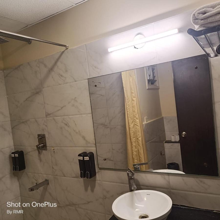 Astra Hotels & Suites Whitefield Near To Nallurahalli Metro Station And Ktpo バンガロール エクステリア 写真