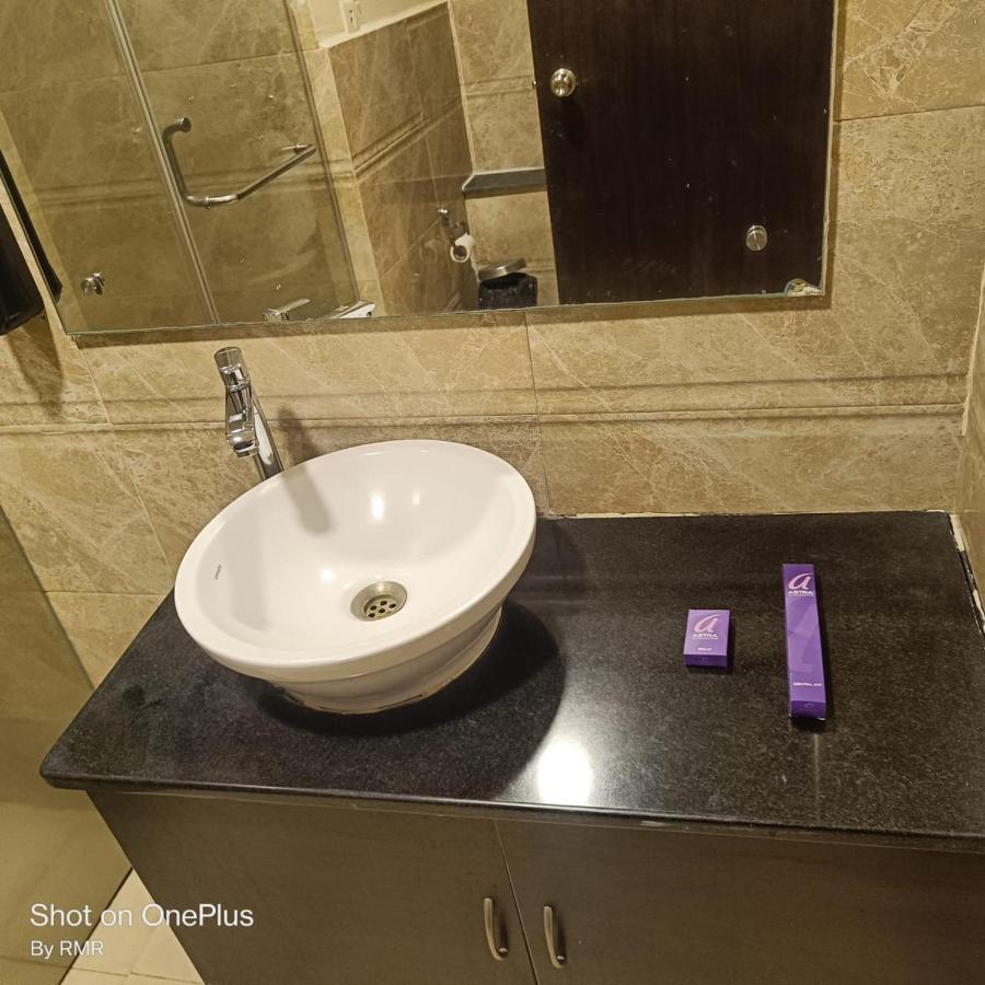 Astra Hotels & Suites Whitefield Near To Nallurahalli Metro Station And Ktpo バンガロール エクステリア 写真