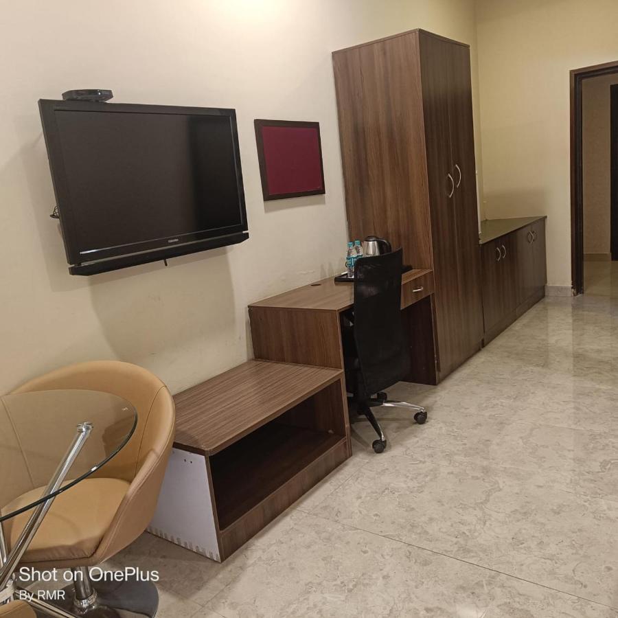 Astra Hotels & Suites Whitefield Near To Nallurahalli Metro Station And Ktpo バンガロール エクステリア 写真