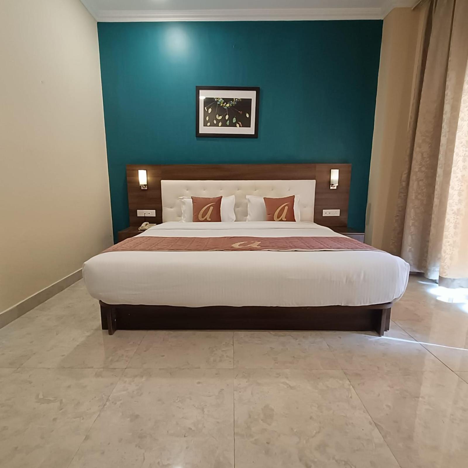 Astra Hotels & Suites Whitefield Near To Nallurahalli Metro Station And Ktpo バンガロール エクステリア 写真
