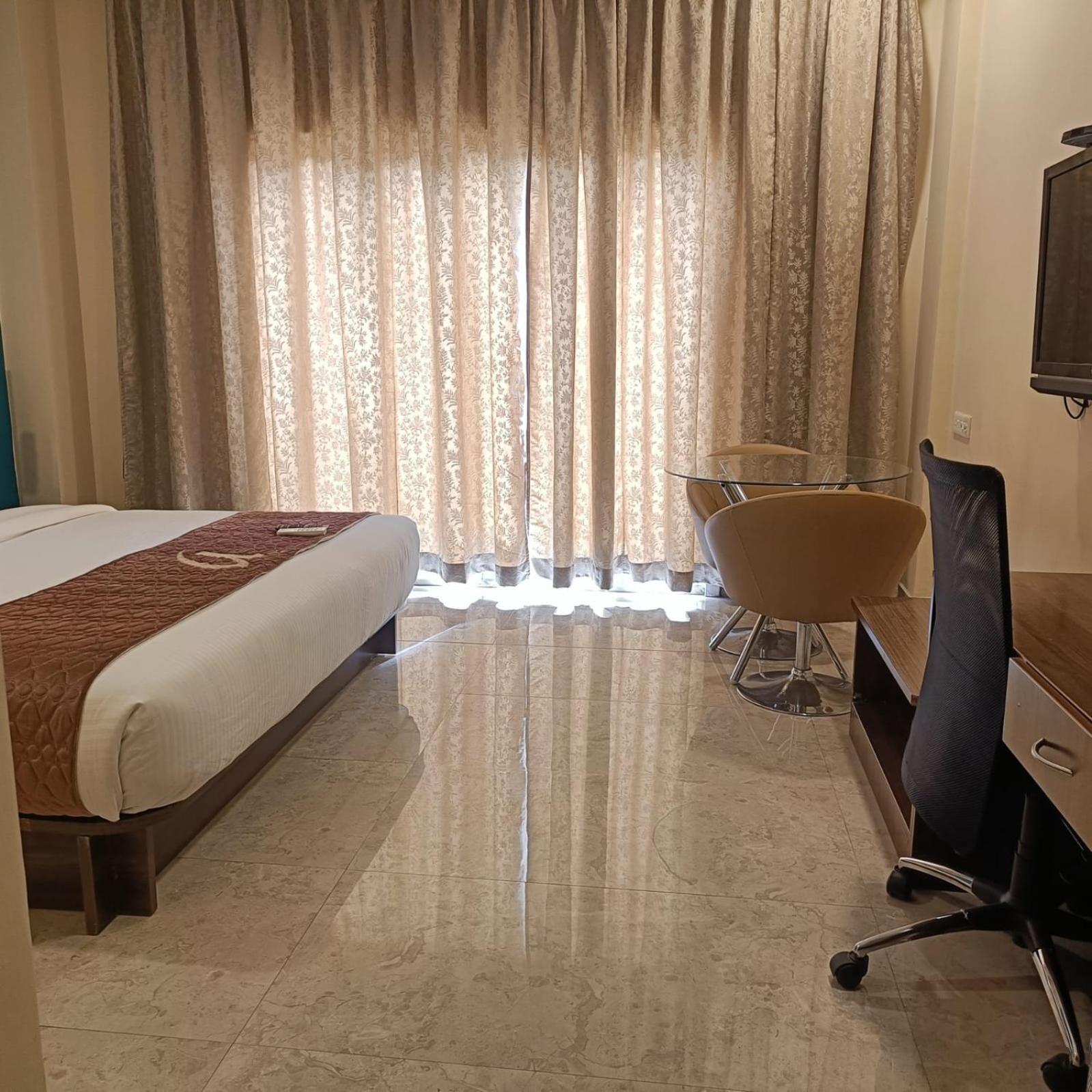 Astra Hotels & Suites Whitefield Near To Nallurahalli Metro Station And Ktpo バンガロール エクステリア 写真